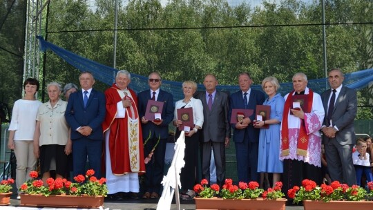 Z ks. Jerzym Popiełuszką na sztandarze