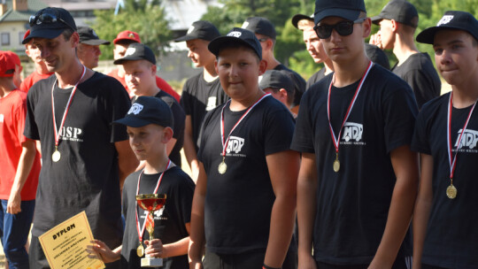 OSP Melanów wygrywa zawody strażackie