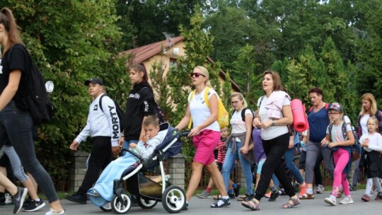 Kierunek: Jasna Góra! Pielgrzymka Podlaska dzień po dniu [wideo]