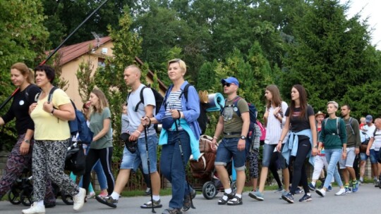 Kierunek: Jasna Góra! Pielgrzymka Podlaska dzień po dniu [wideo]