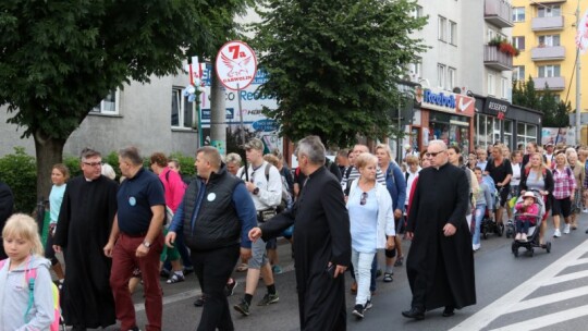 Kierunek: Jasna Góra! Pielgrzymka Podlaska dzień po dniu [wideo]