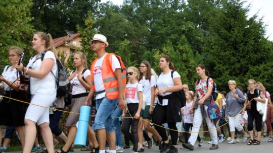 Kierunek: Jasna Góra! Pielgrzymka Podlaska dzień po dniu [wideo]