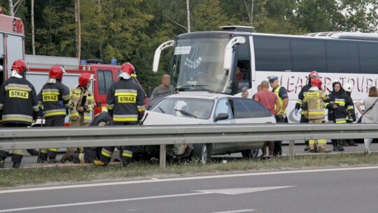 W autobus, później w bariery