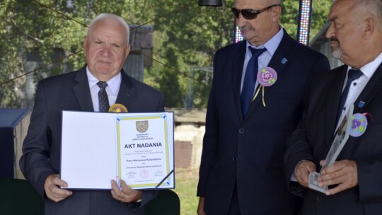 Zasłużeni dla gminy Łaskarzew odebrali statuetki