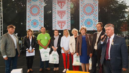 Cały powiat dziękował za plony w Miętnem Cały powiat dziękował za plony w Miętnem