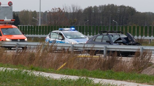 Zasnął i uderzył w bariery na S17