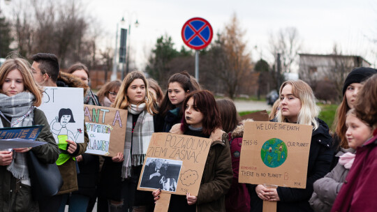 Wyszli na ulice w trosce o naszą planetę [wideo]