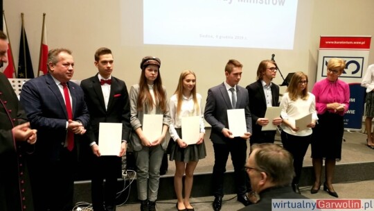 10 stypendystów premiera z powiatu