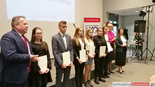 10 stypendystów premiera z powiatu