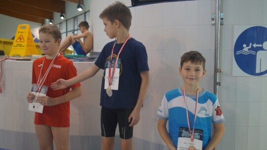 Delfin Garwolin rozpruł Mikołajowi worek z medalami