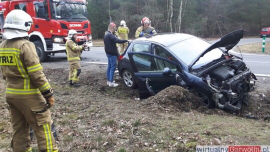 Zderzenie osobówki z ciężarówką