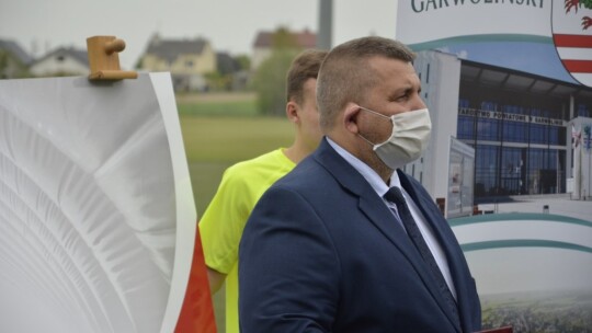 Boisko w Miętnem zadaszone. Będzie można grać cały rok!