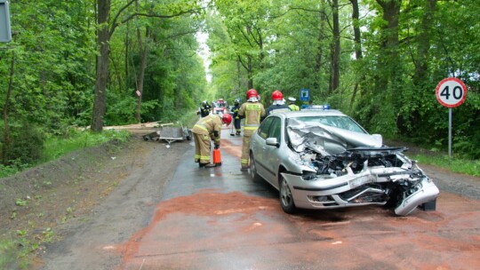 Przyczepka odczepiła się samochodu i uderzyła w inne auto