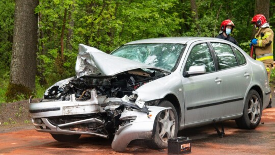 Przyczepka odczepiła się samochodu i uderzyła w inne auto