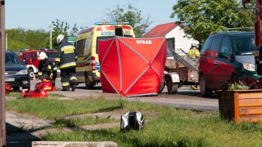 Motocyklista zginął po zderzeniu z ciężarówką