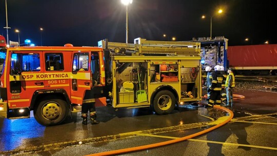 Pożar węgla w tirze. Na obwodnicy metalowe elementy