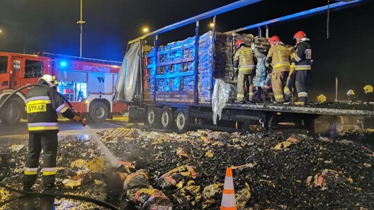 Pożar węgla w tirze. Na obwodnicy metalowe elementy