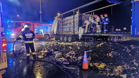 Pożar węgla w tirze. Na obwodnicy metalowe elementy