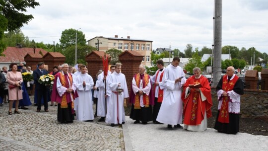 Pomnik Świętego Papieża w Miastkowie Kościelnym