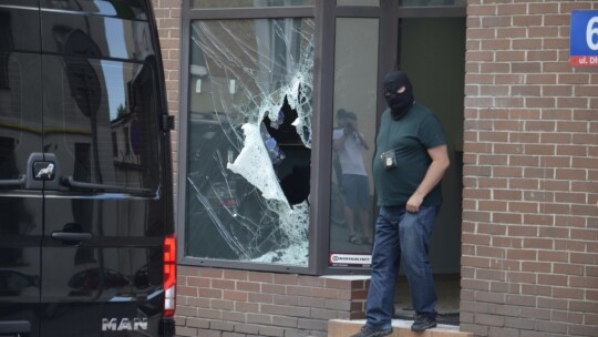 Antyterroryści w Garwolinie. Weszli do lokalu przy Długiej