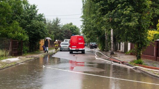 Zalany powiat. Strażacy walczą z podtopieniami [aktualizacja]