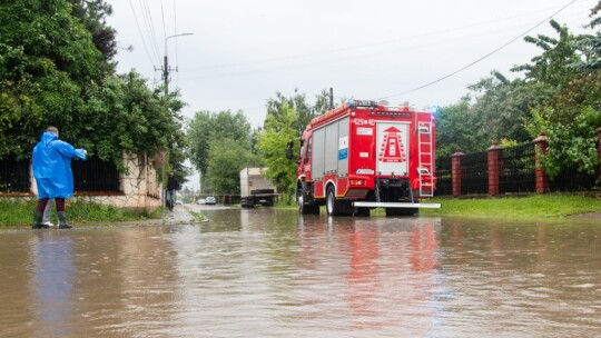 Zalany powiat. Strażacy walczą z podtopieniami [aktualizacja]