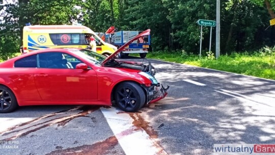 Opel z infiniti. Kolizja w Wygodzie