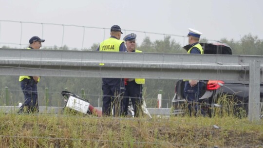 Wjechał motocyklem w barierki na S17