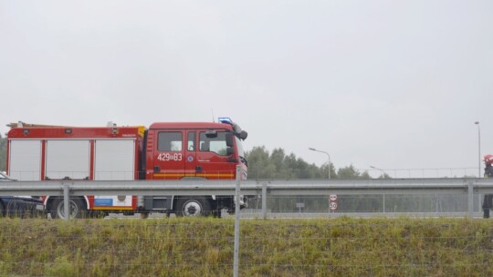 Wjechał motocyklem w barierki na S17