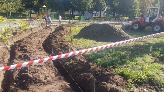 Powstaje nowy plac zabaw na Zarzeczu. Dorzucił się Avon