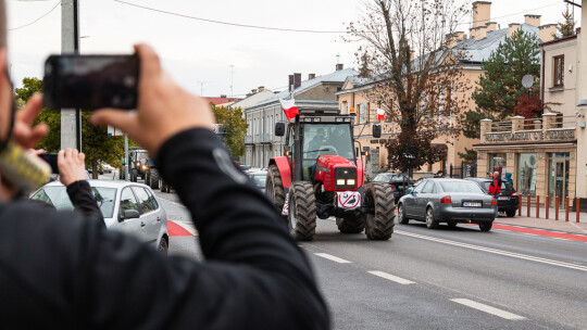 Kolumna z rolnikami ruszyła w miasto [wideo]