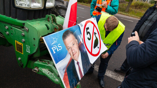 Kolumna z rolnikami ruszyła w miasto [wideo]