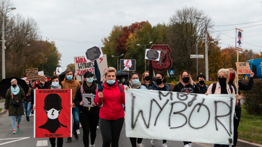 ?Jeb.. PiS?. Spacer w Garwolinie przeciwko decyzji Trybunału Konstytucyjnego [wideo]