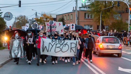 ?Jeb.. PiS?. Spacer w Garwolinie przeciwko decyzji Trybunału Konstytucyjnego [wideo]