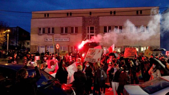 ?Jeb.. PiS?. Spacer w Garwolinie przeciwko decyzji Trybunału Konstytucyjnego [wideo]