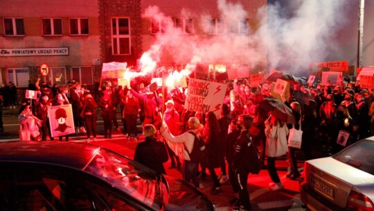 ?Jeb.. PiS?. Spacer w Garwolinie przeciwko decyzji Trybunału Konstytucyjnego [wideo]