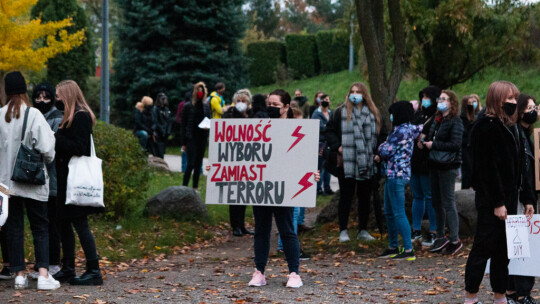 ?Jeb.. PiS?. Spacer w Garwolinie przeciwko decyzji Trybunału Konstytucyjnego [wideo]