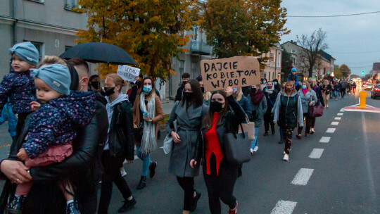 ?Jeb.. PiS?. Spacer w Garwolinie przeciwko decyzji Trybunału Konstytucyjnego [wideo]