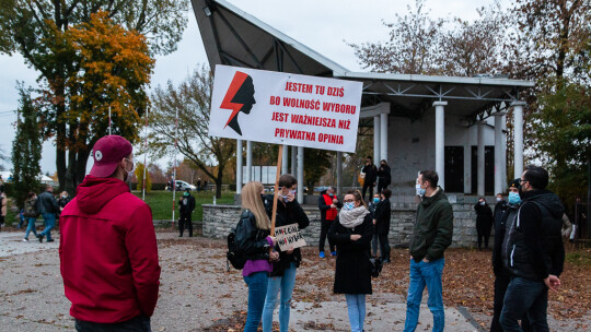 ?Jeb.. PiS?. Spacer w Garwolinie przeciwko decyzji Trybunału Konstytucyjnego [wideo]