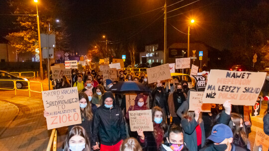 ?Spacer? odsłona druga. Kobiety i nie tylko w obronie wolności [wideo]