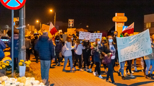 ?Spacer? odsłona druga. Kobiety i nie tylko w obronie wolności [wideo]