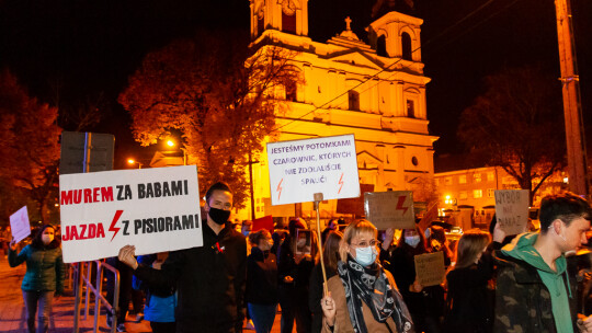 ?Spacer? odsłona druga. Kobiety i nie tylko w obronie wolności [wideo]