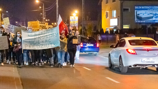 ?Spacer? odsłona druga. Kobiety i nie tylko w obronie wolności [wideo]