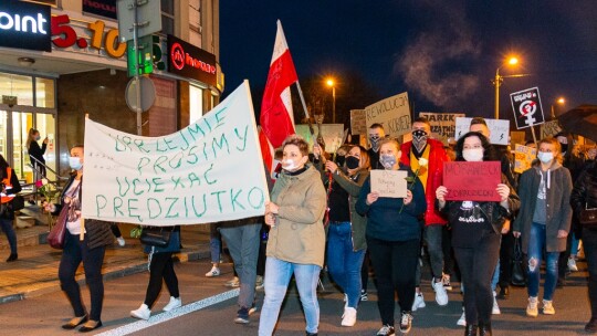 ?Spacer? odsłona druga. Kobiety i nie tylko w obronie wolności [wideo]