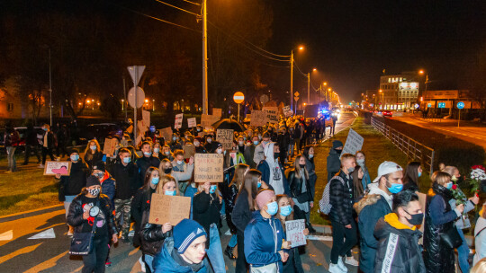 ?Spacer? odsłona druga. Kobiety i nie tylko w obronie wolności [wideo]