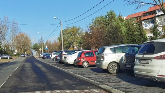 Kolejne zmiany na Romanówce. Powstaje plac zabaw