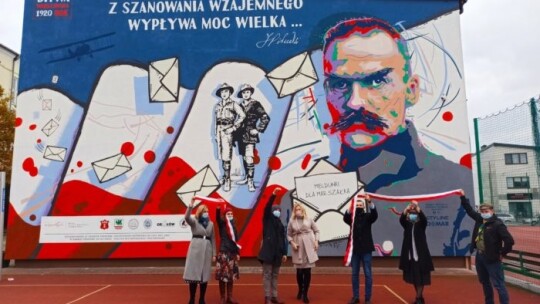 Mural na LO oficjalnie odsłonięty