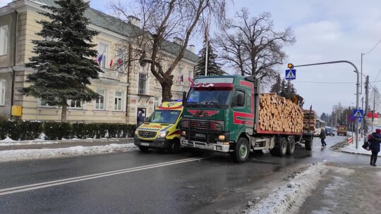 90-latek potrącony przez ciężarówkę