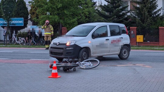 Potrącenie rowerzystki i kolizja w jednym miejscu