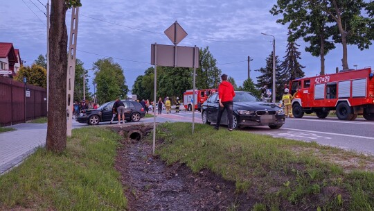 Potrącenie rowerzystki i kolizja w jednym miejscu